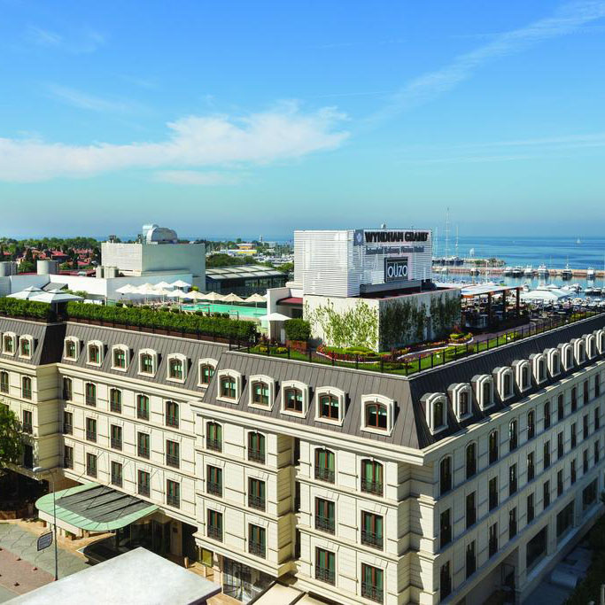 Wyndham Grand Istanbul Kalamış Marina Hotel